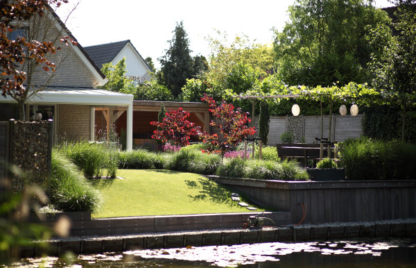 Tuin aan het water